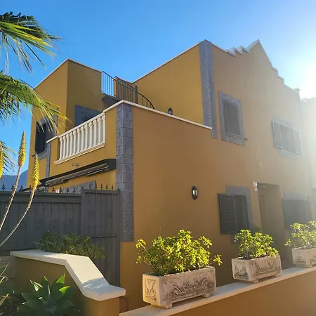 Sun And Townhouse El Duque *