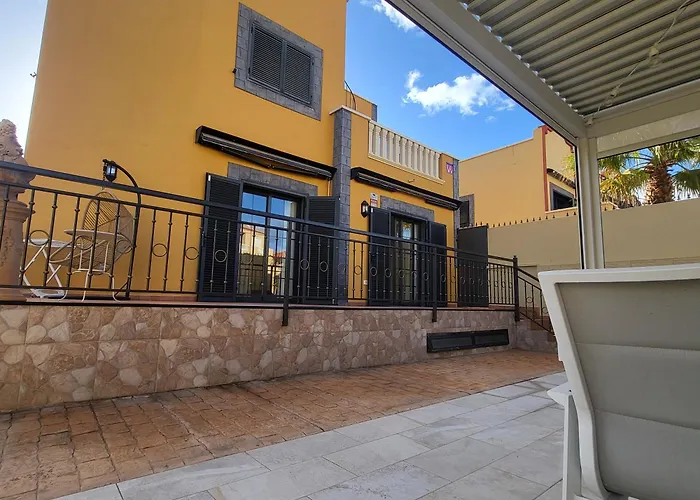 Sun And Townhouse El Duque Σπίτι διακοπών *